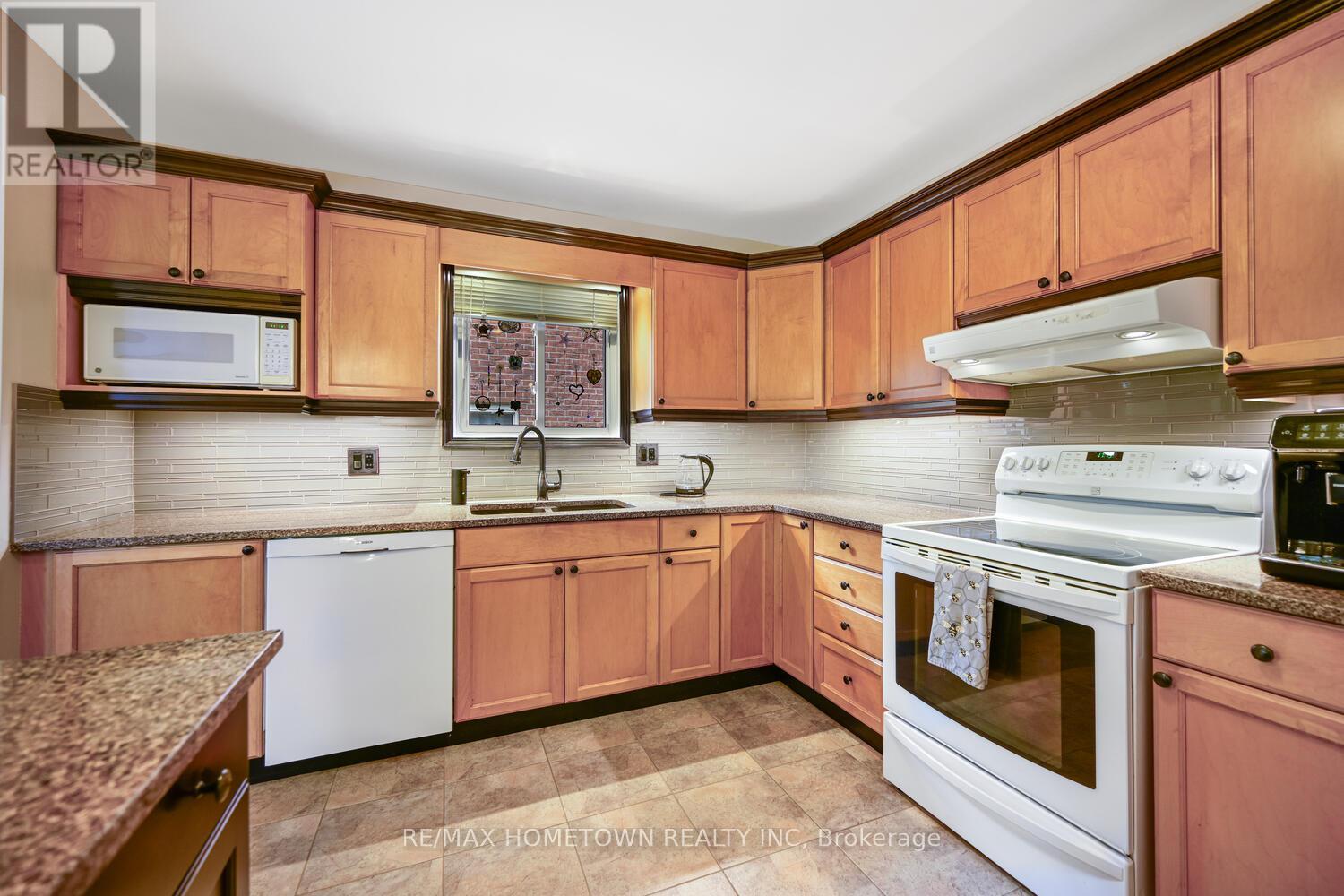 80 Cambridge Crescent, Brockville, Ontario  K6V 6L8 - Photo 14 - X12388402