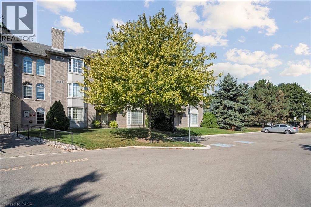 970 Golf Links Road Unit# 302, Ancaster, Ontario  L9K 1J8 - Photo 2 - 40765555