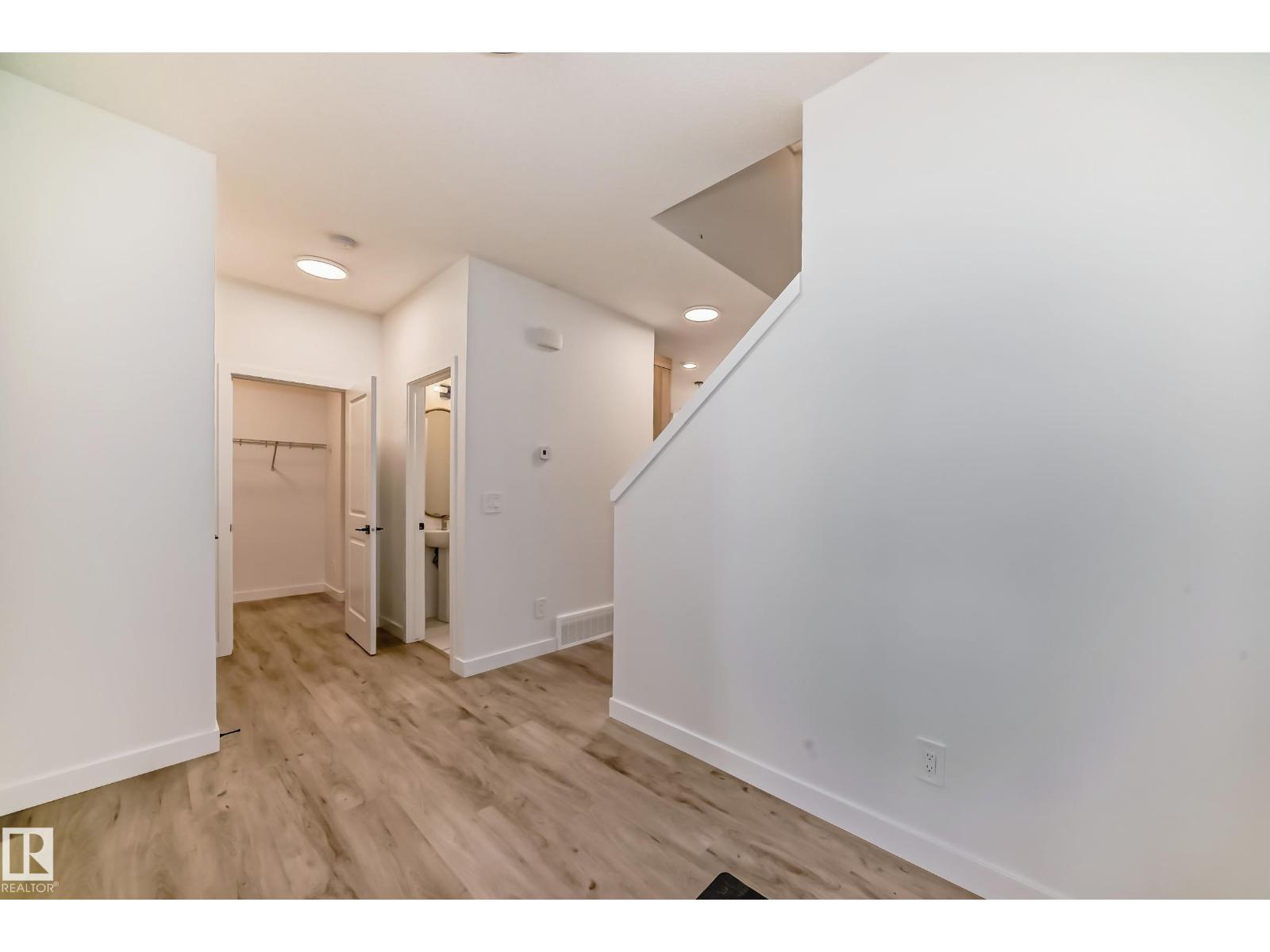 8217 Kiriak Lo Sw, Edmonton, Alberta  T6W 5S2 - Photo 2 - E4456690