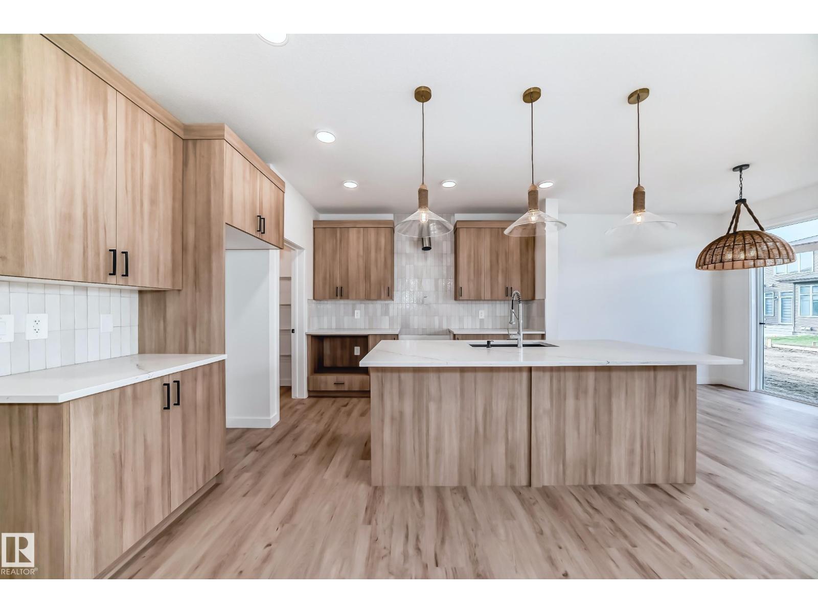 8217 Kiriak Lo Sw, Edmonton, Alberta  T6W 5S2 - Photo 4 - E4456690
