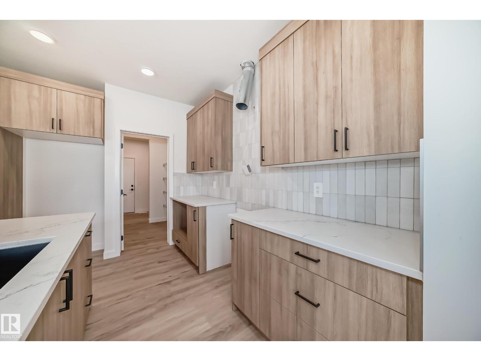 8217 Kiriak Lo Sw, Edmonton, Alberta  T6W 5S2 - Photo 5 - E4456690