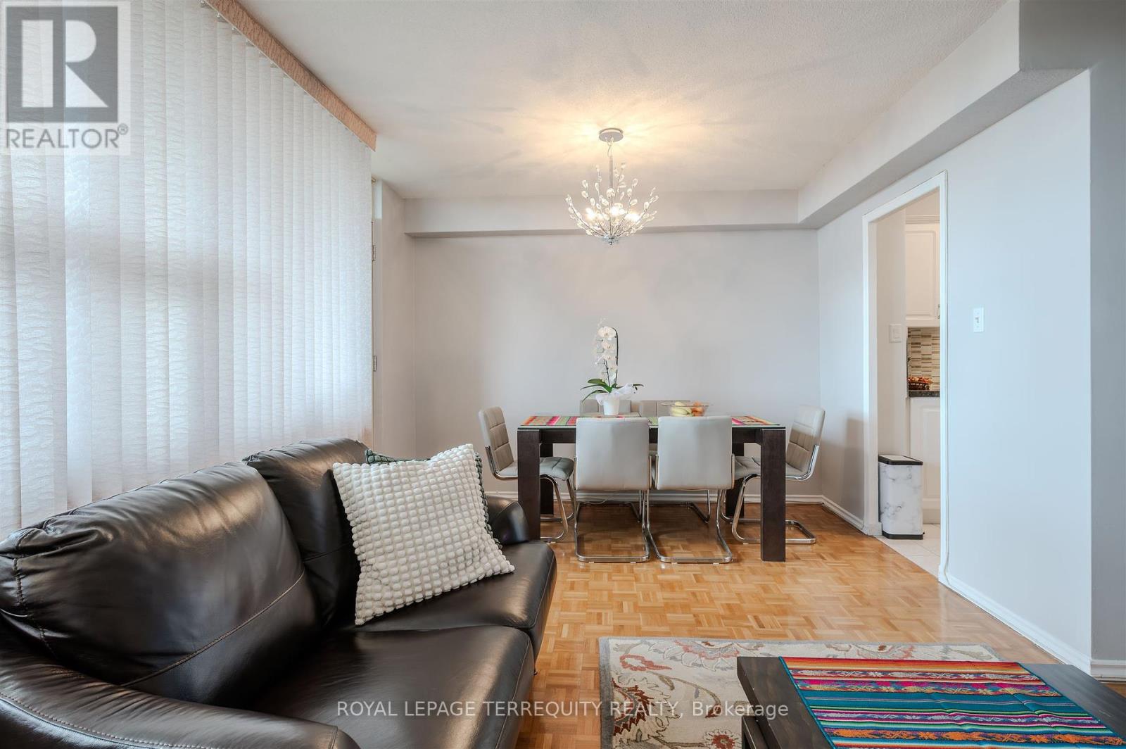 2201 - 155 Marlee Avenue, Toronto (Briar Hill-Belgravia), Ontario  M6B 4B5 - Photo 10 - W12388107