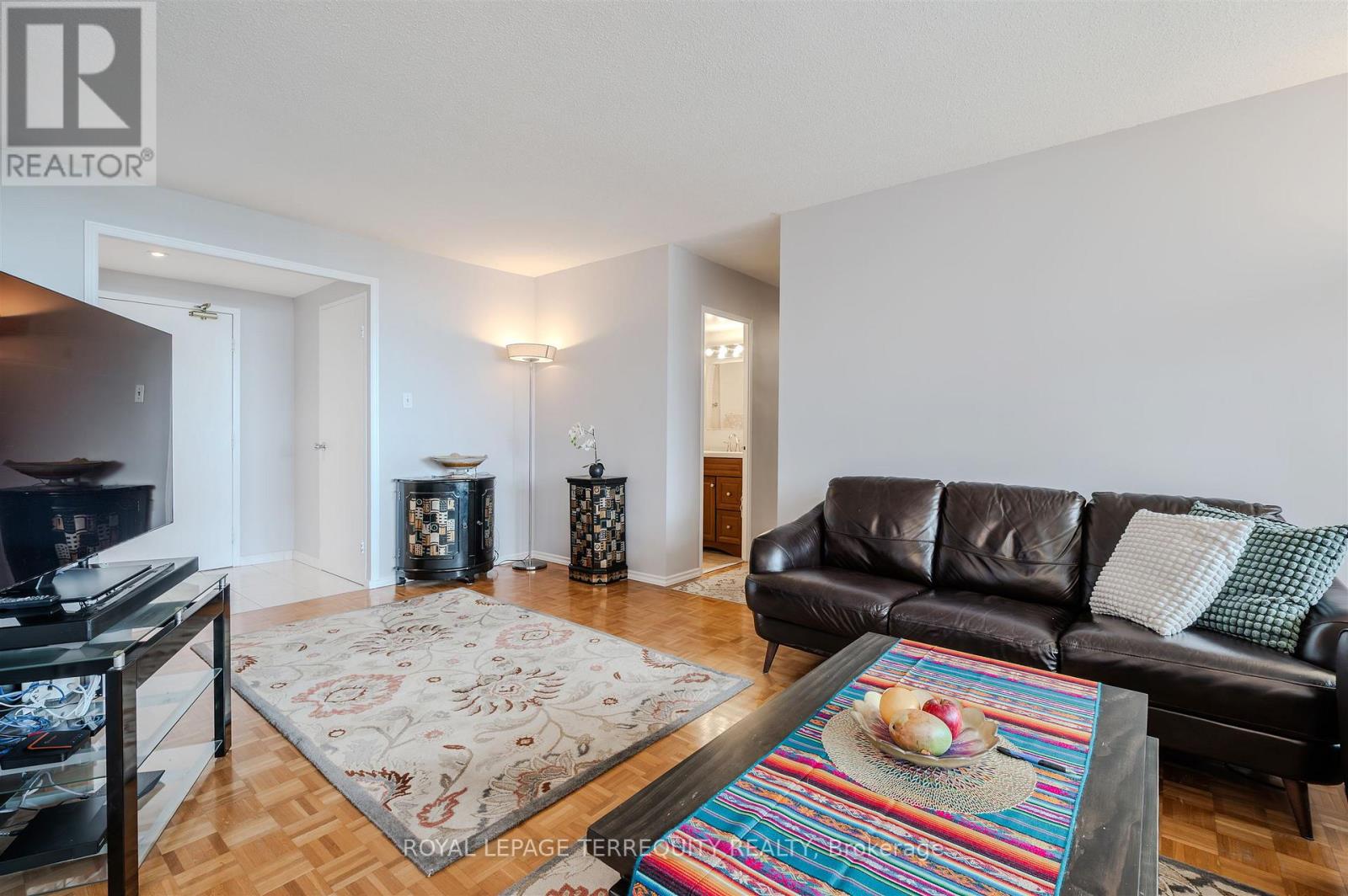 2201 - 155 Marlee Avenue, Toronto (Briar Hill-Belgravia), Ontario  M6B 4B5 - Photo 13 - W12388107