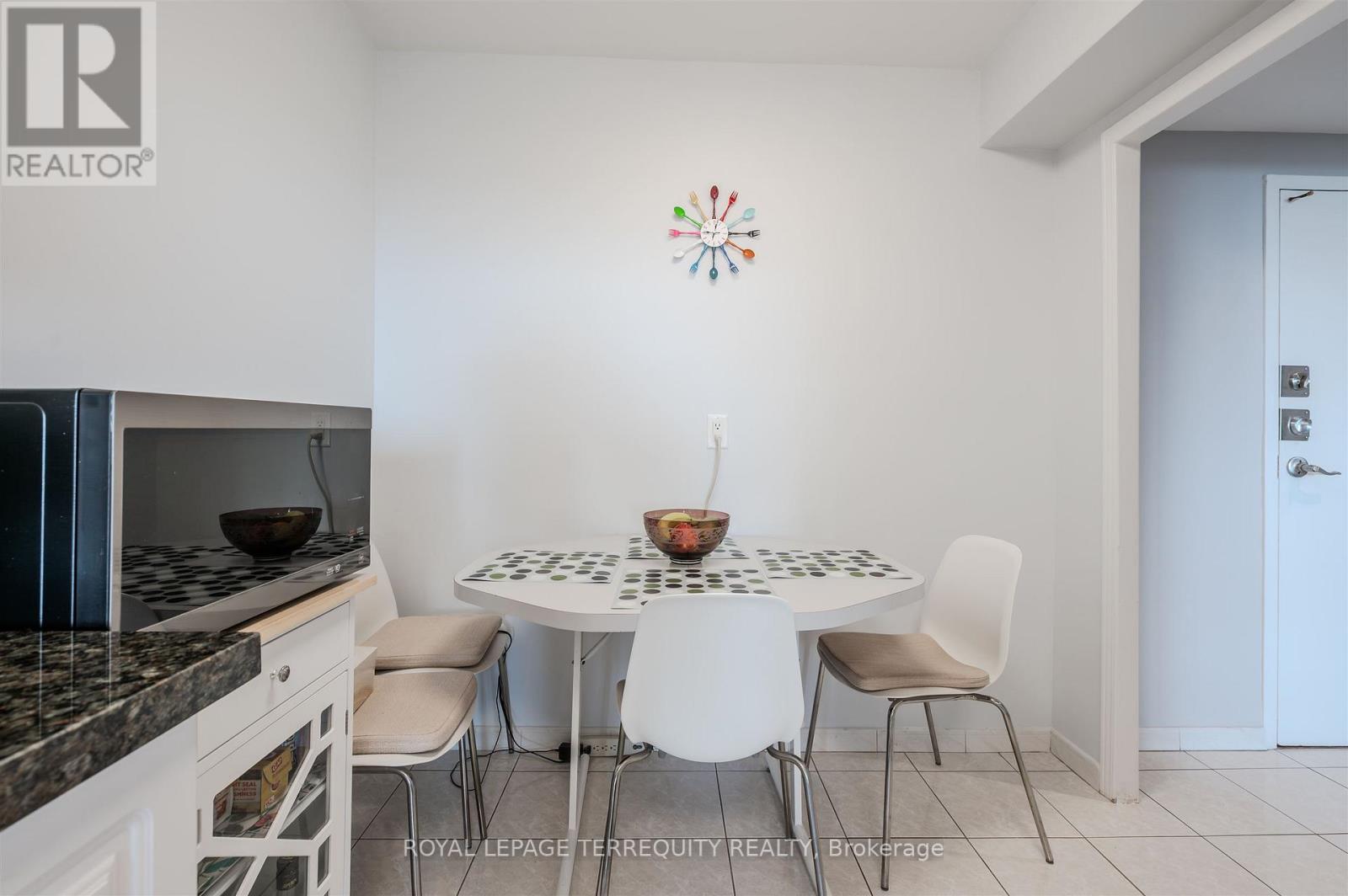 2201 - 155 Marlee Avenue, Toronto (Briar Hill-Belgravia), Ontario  M6B 4B5 - Photo 19 - W12388107