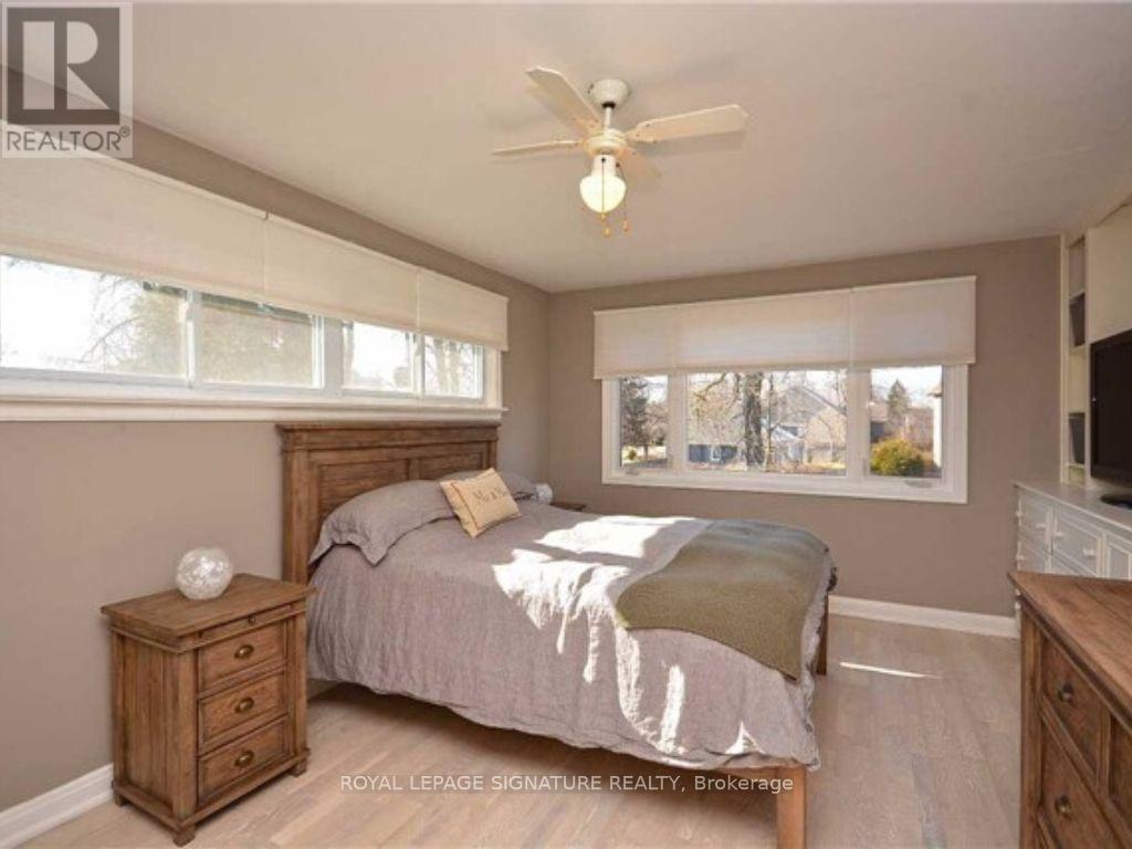 45 Crescent Road, Oakville (Co Central), Ontario  L6K 1W3 - Photo 11 - W12388110