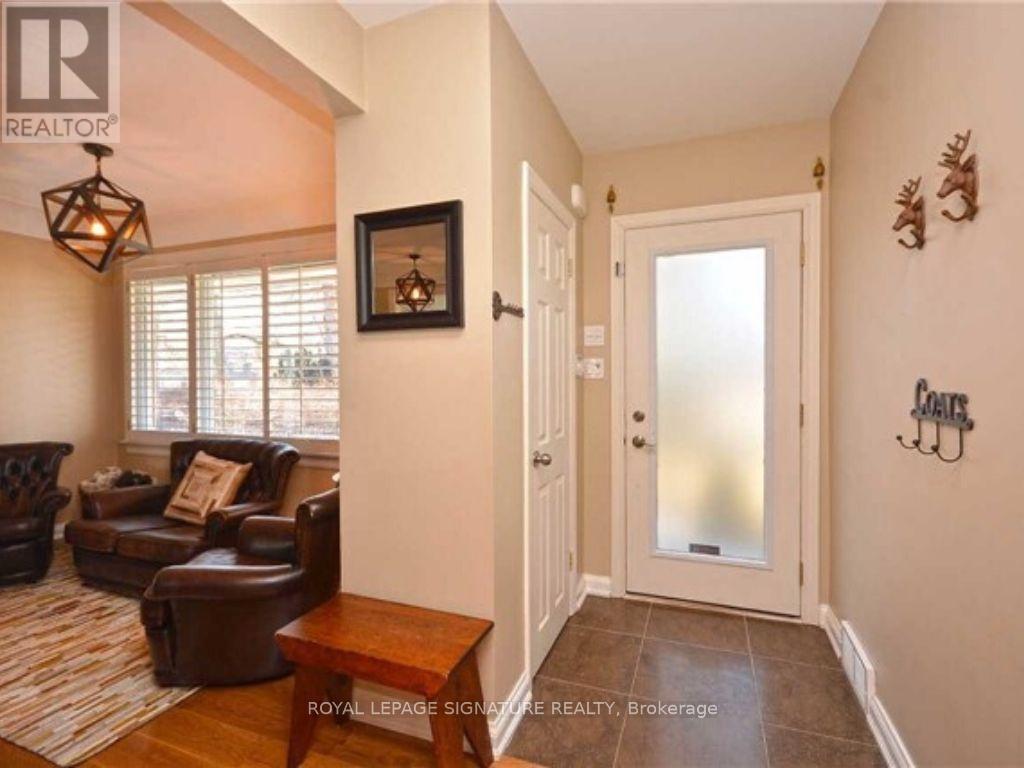 45 Crescent Road, Oakville (Co Central), Ontario  L6K 1W3 - Photo 4 - W12388110