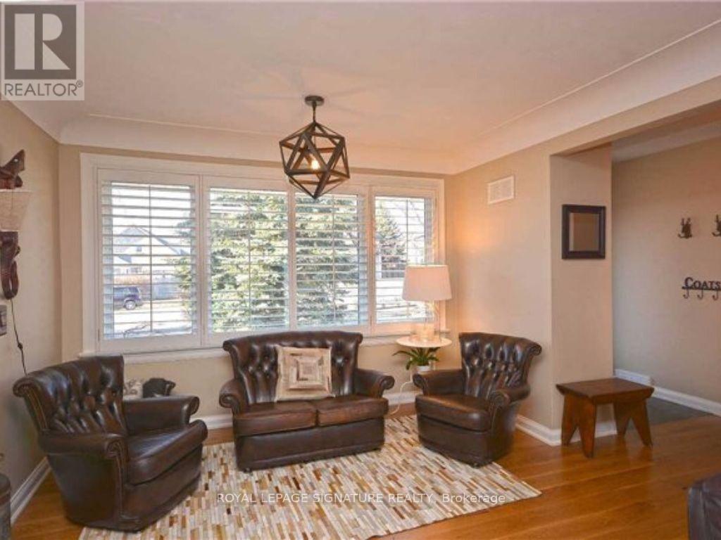 45 Crescent Road, Oakville (Co Central), Ontario  L6K 1W3 - Photo 5 - W12388110