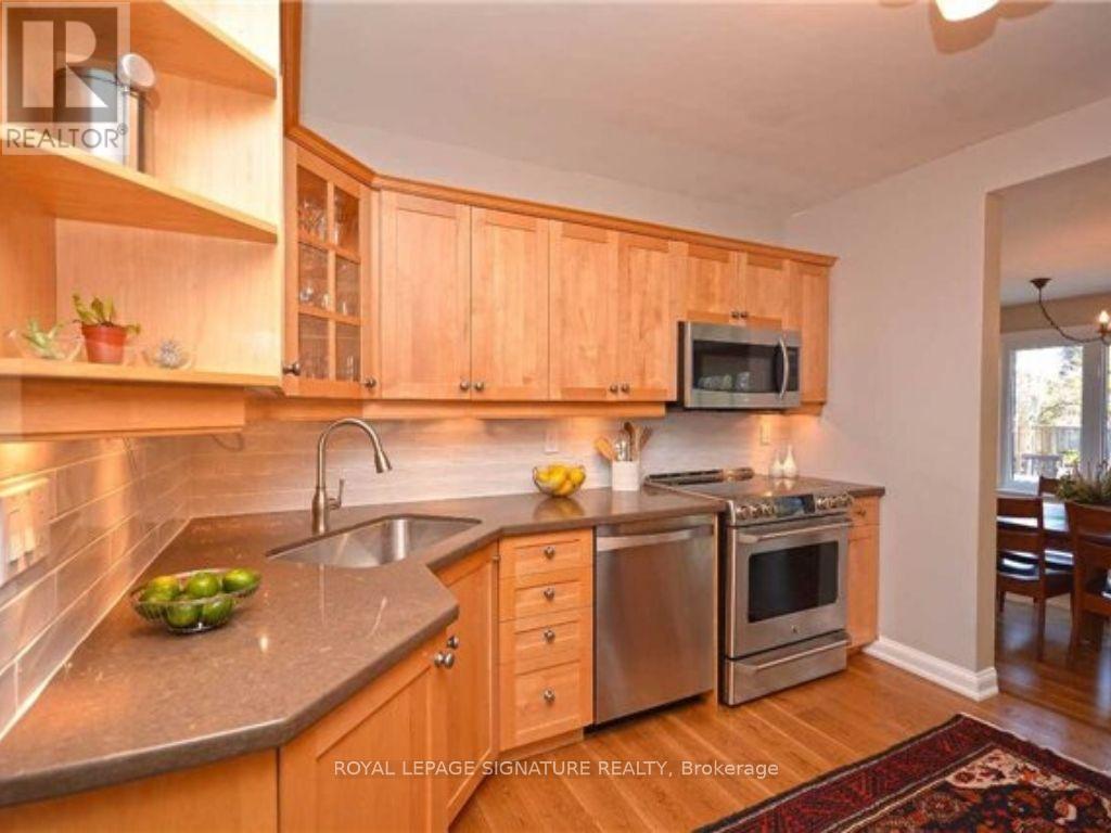 45 Crescent Road, Oakville (Co Central), Ontario  L6K 1W3 - Photo 6 - W12388110