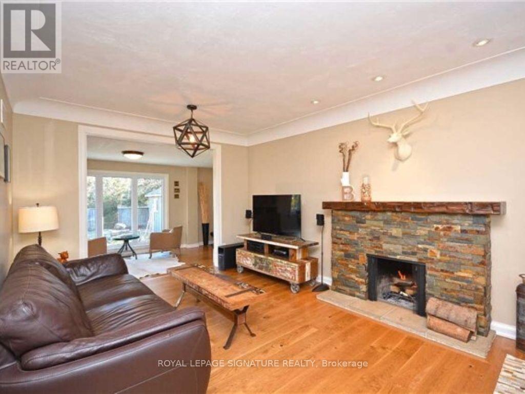 45 Crescent Road, Oakville (Co Central), Ontario  L6K 1W3 - Photo 9 - W12388110