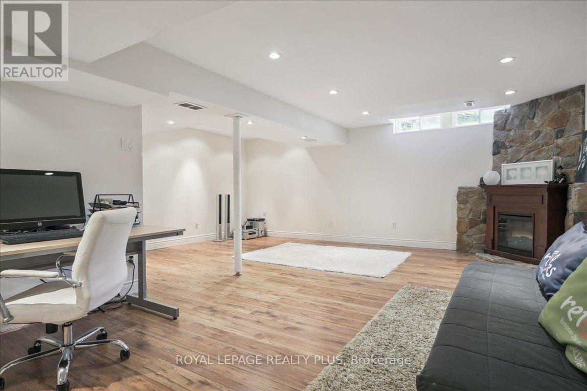 284 Rimmington Drive, Oakville, Ontario  L6H 3N5 - Photo 28 - W12388124
