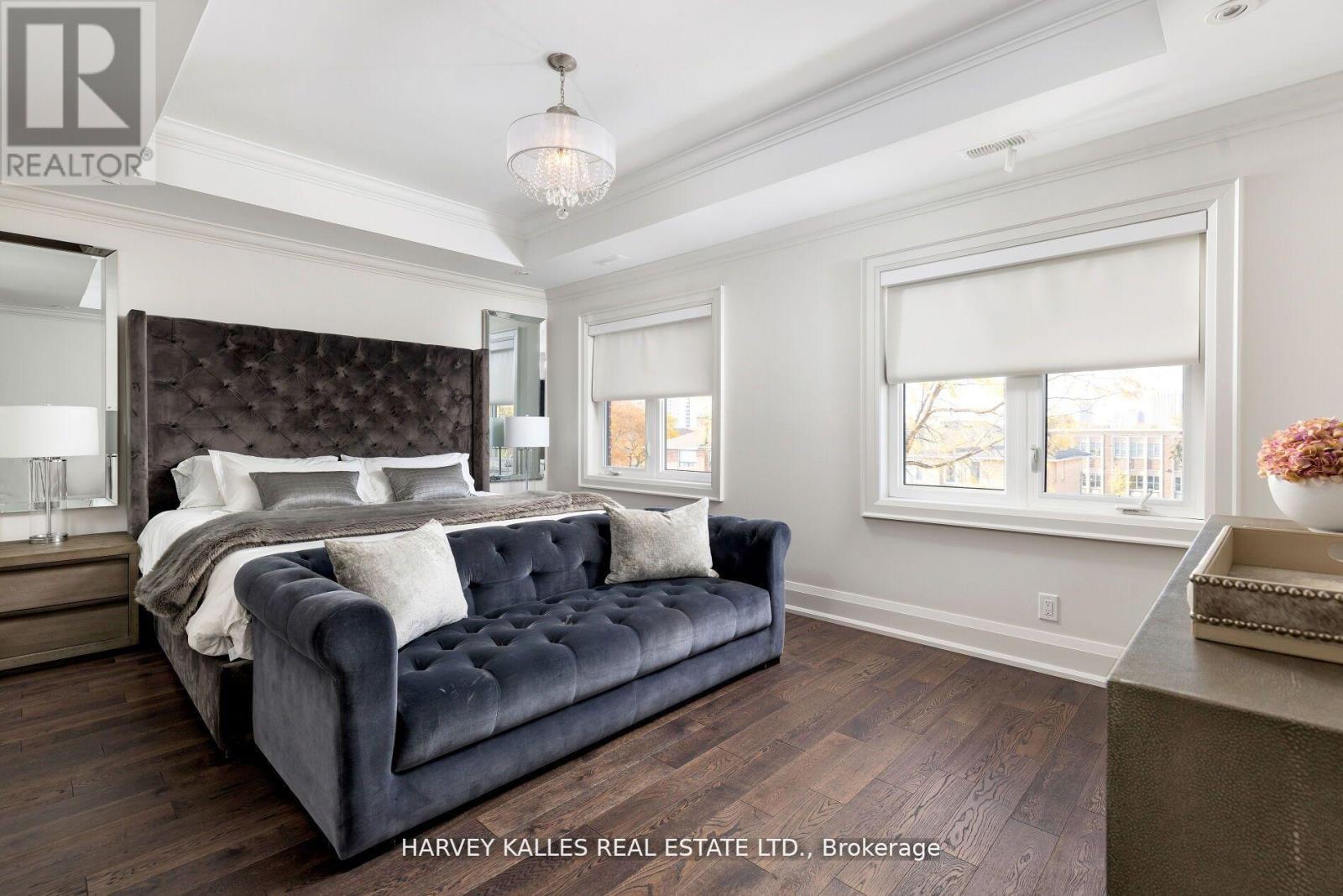 72b Renfield Street, Toronto (Brookhaven-Amesbury), Ontario  M6M 4V7 - Photo 10 - W12388128