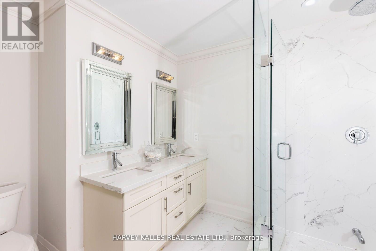 72b Renfield Street, Toronto (Brookhaven-Amesbury), Ontario  M6M 4V7 - Photo 12 - W12388128