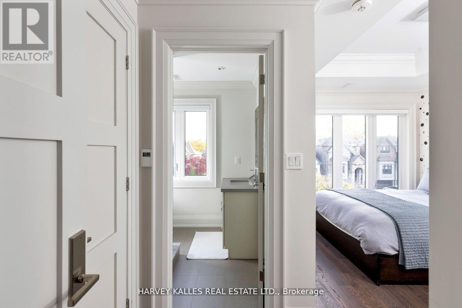 72b Renfield Street, Toronto (Brookhaven-Amesbury), Ontario  M6M 4V7 - Photo 15 - W12388128