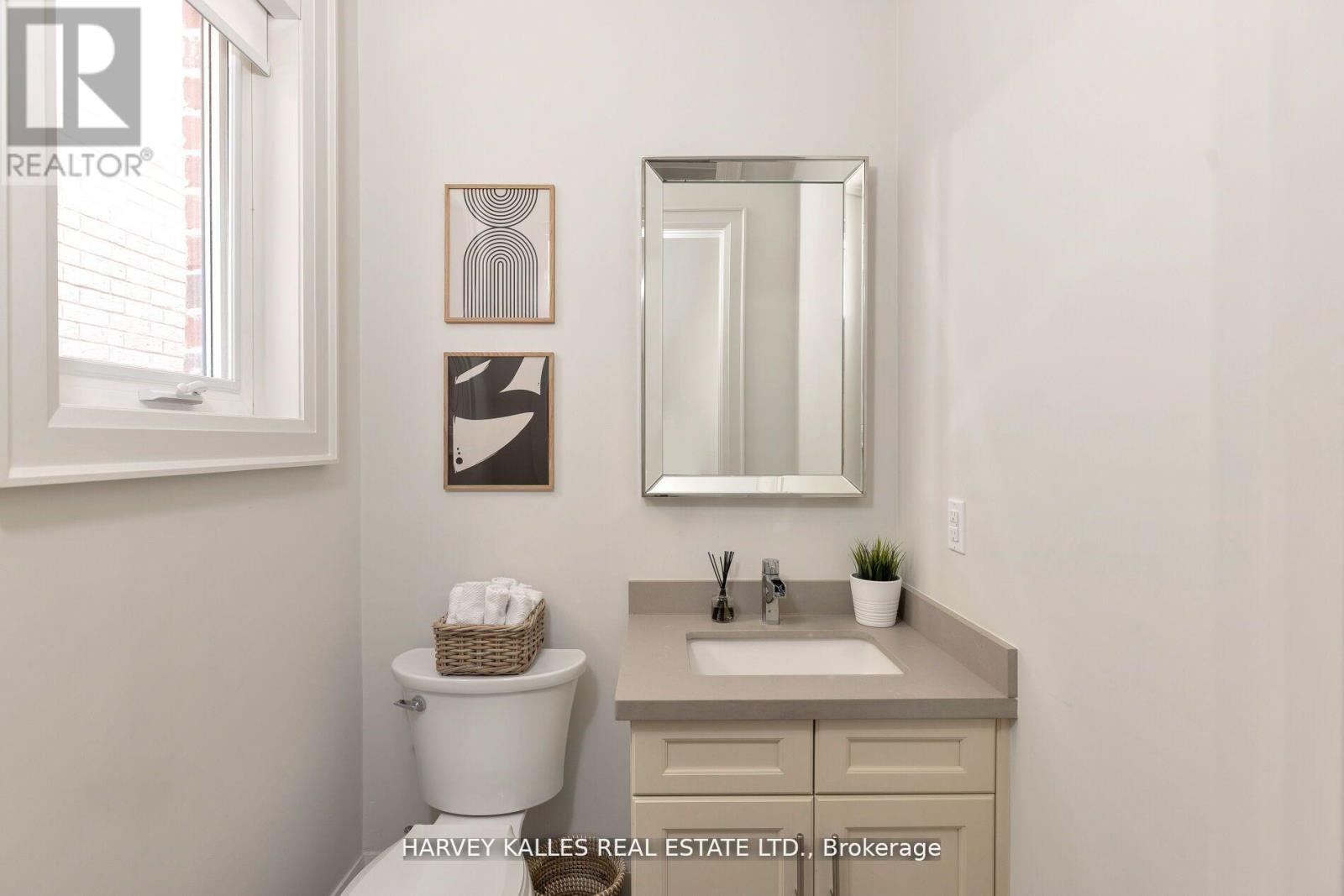 72b Renfield Street, Toronto (Brookhaven-Amesbury), Ontario  M6M 4V7 - Photo 4 - W12388128