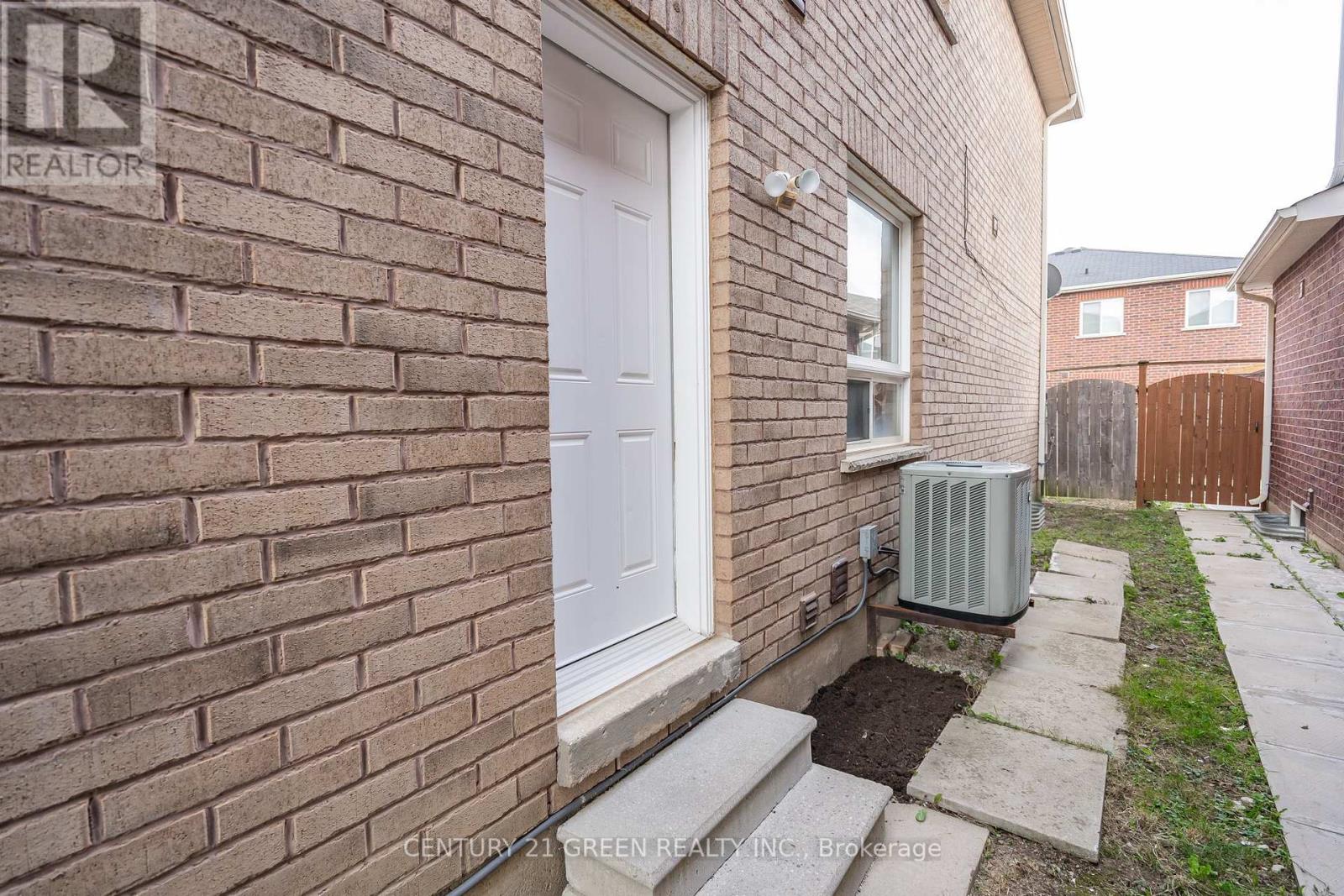 21 Galtee Road, Brampton (Credit Valley), Ontario  L6X 0J5 - Photo 48 - W12388160