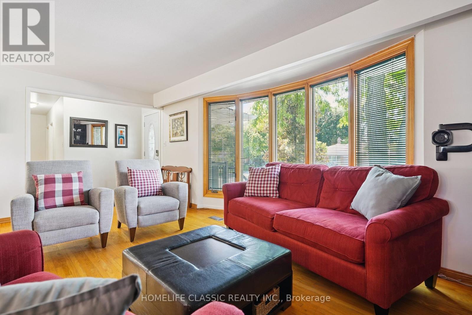 67 Beaver Bend Crescent, Toronto, Ontario  M9B 5R4 - Photo 12 - W12388186