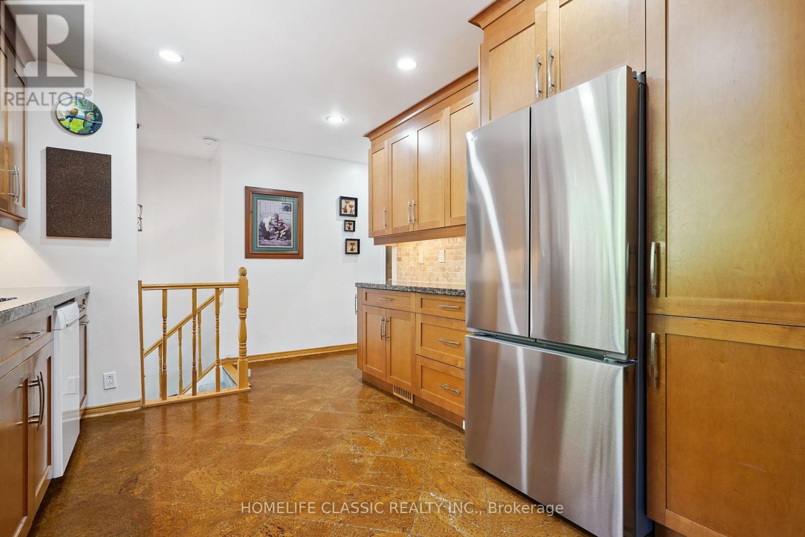 67 Beaver Bend Crescent, Toronto, Ontario  M9B 5R4 - Photo 17 - W12388186