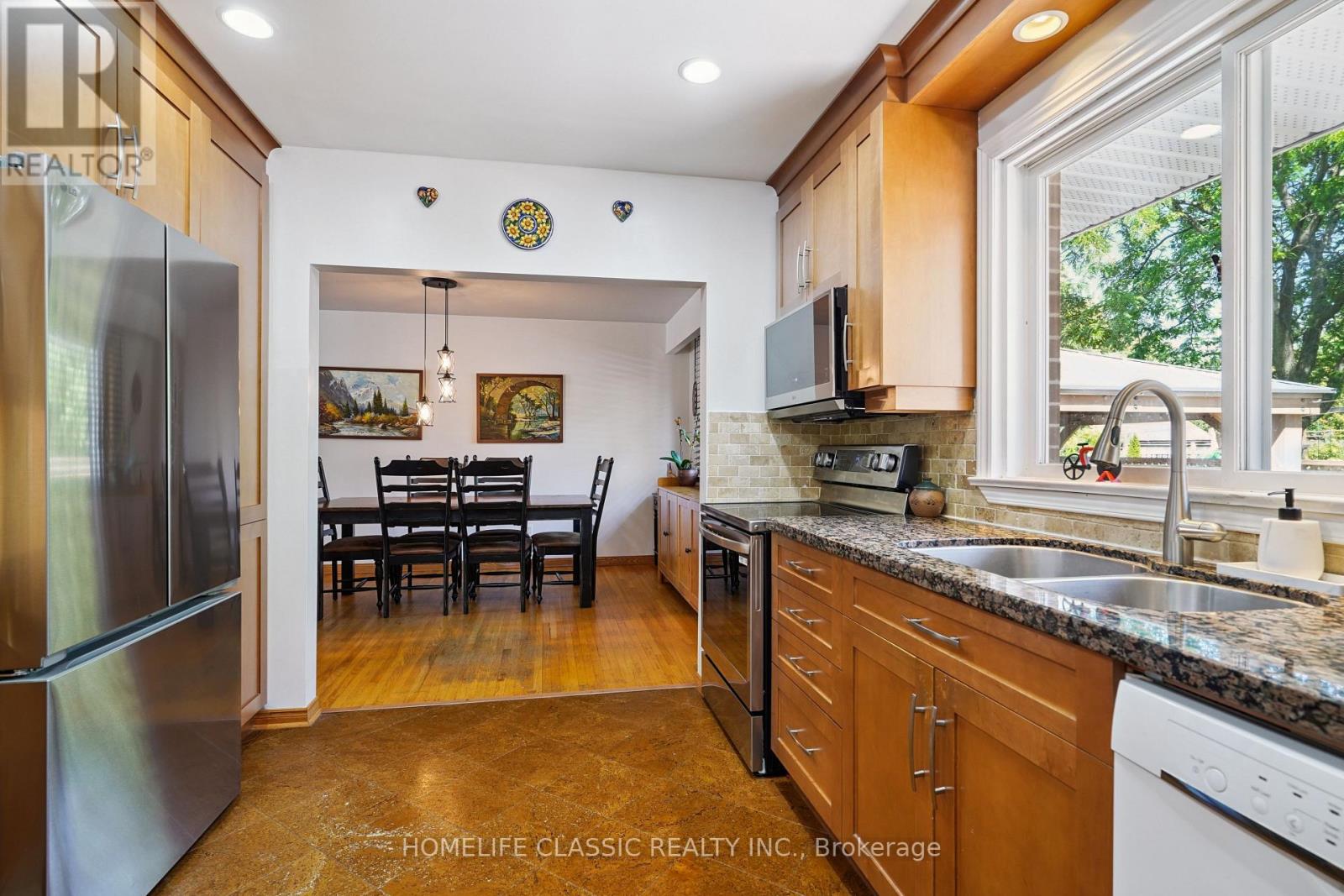 67 Beaver Bend Crescent, Toronto, Ontario  M9B 5R4 - Photo 19 - W12388186