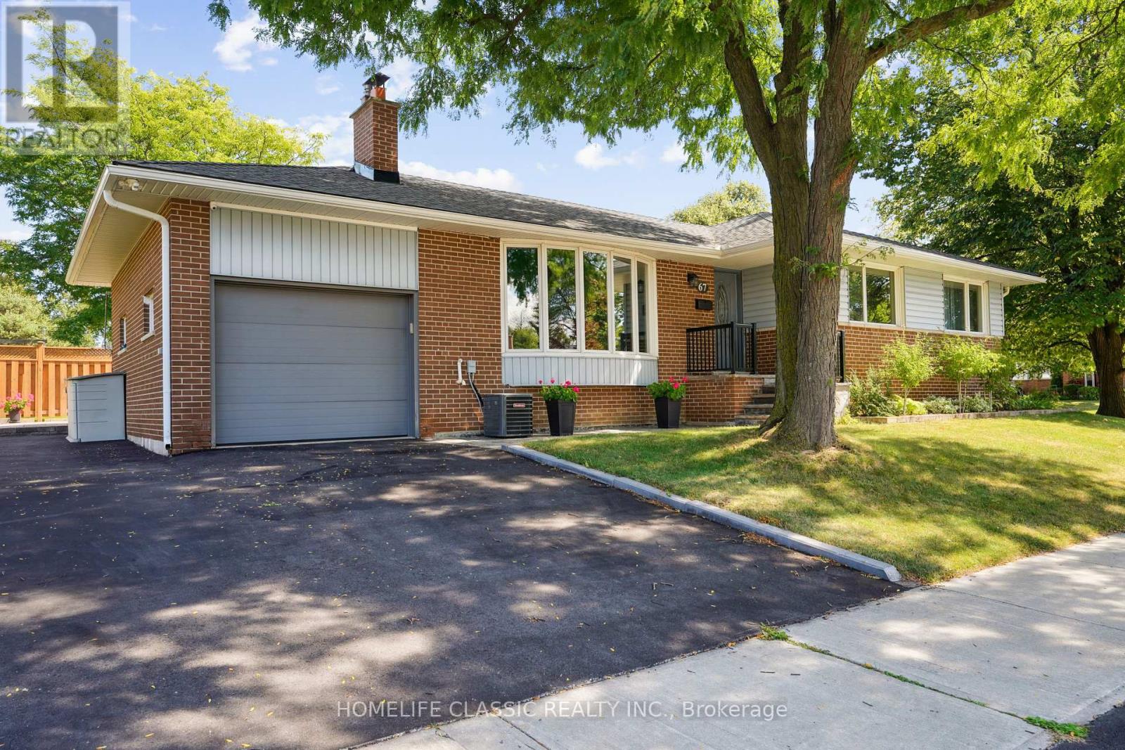 67 Beaver Bend Crescent, Toronto, Ontario  M9B 5R4 - Photo 2 - W12388186