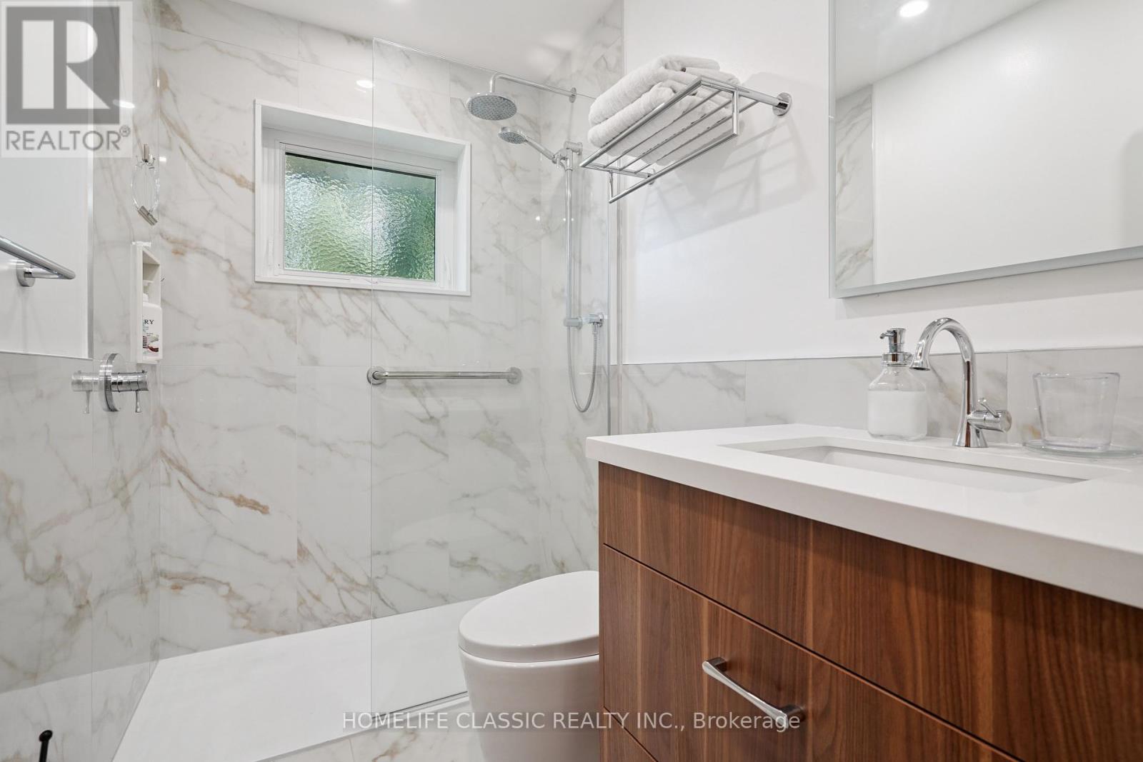 67 Beaver Bend Crescent, Toronto, Ontario  M9B 5R4 - Photo 26 - W12388186