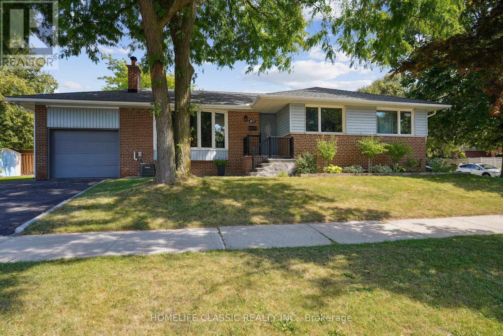 67 Beaver Bend Crescent, Toronto, Ontario  M9B 5R4 - Photo 3 - W12388186