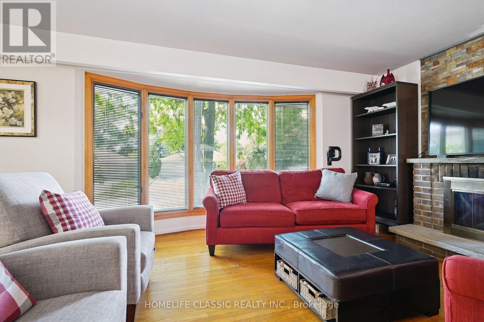 67 Beaver Bend Crescent, Toronto, Ontario  M9B 5R4 - Photo 9 - W12388186