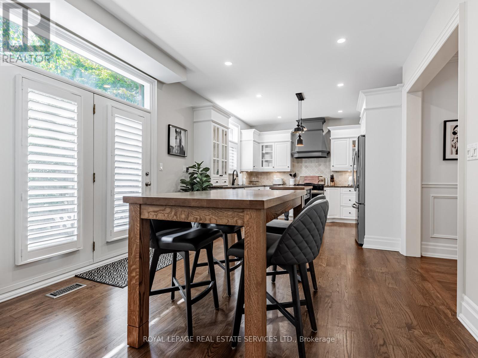 5 Reid Manor, Toronto, Ontario  M8Y 2H8 - Photo 11 - W12388209