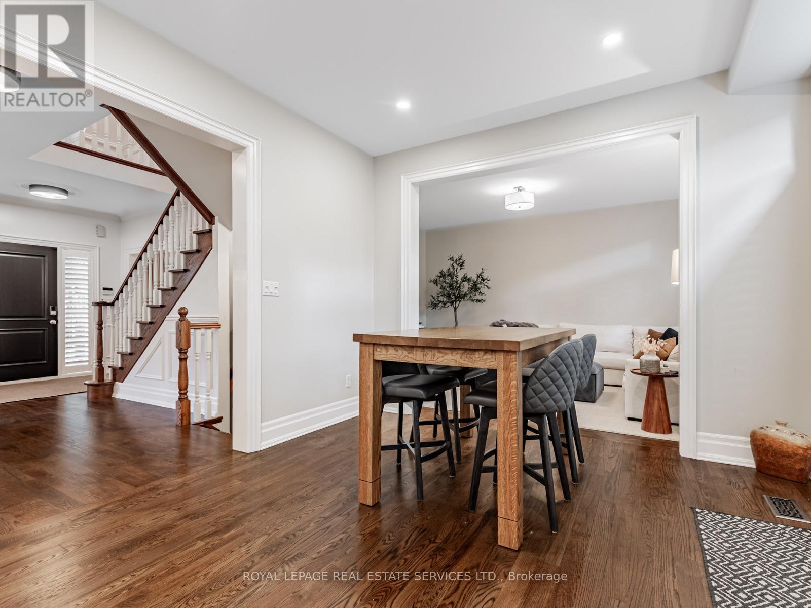 5 Reid Manor, Toronto, Ontario  M8Y 2H8 - Photo 15 - W12388209