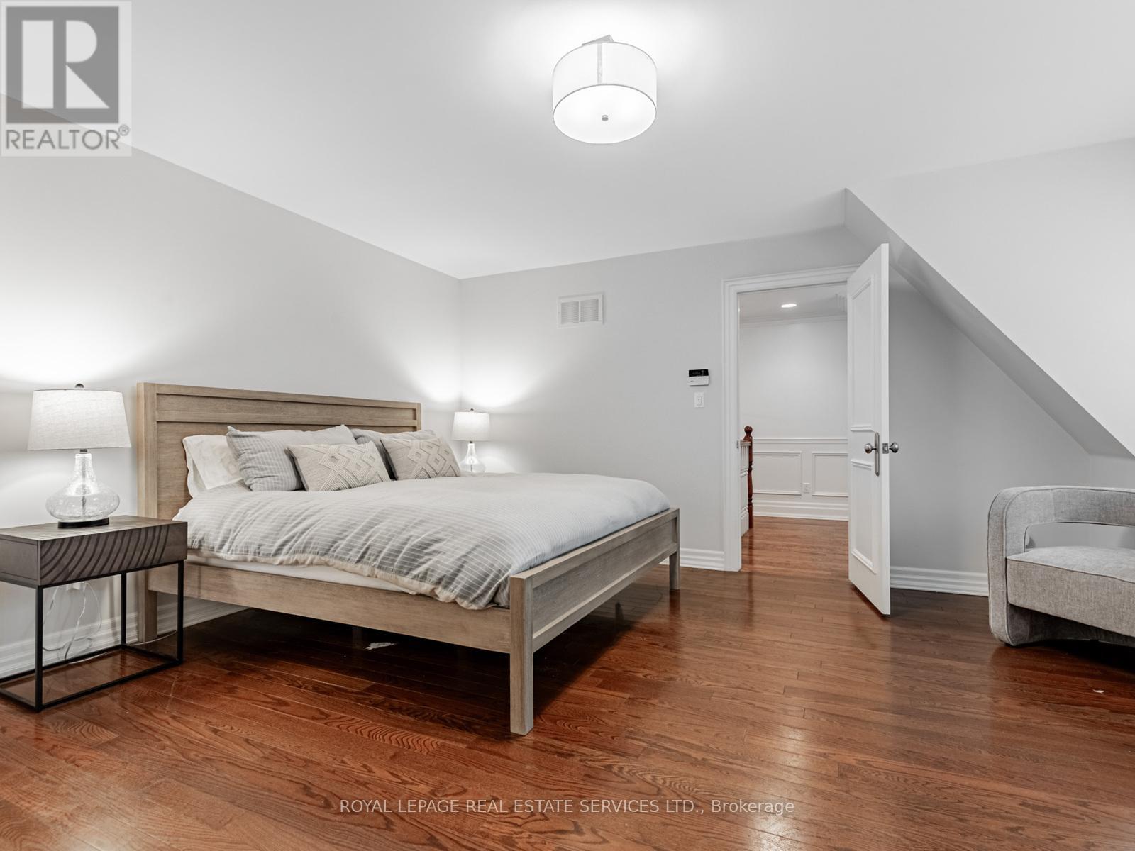 5 Reid Manor, Toronto, Ontario  M8Y 2H8 - Photo 21 - W12388209