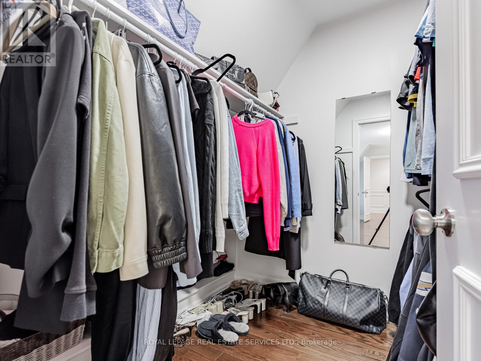 5 Reid Manor, Toronto, Ontario  M8Y 2H8 - Photo 23 - W12388209