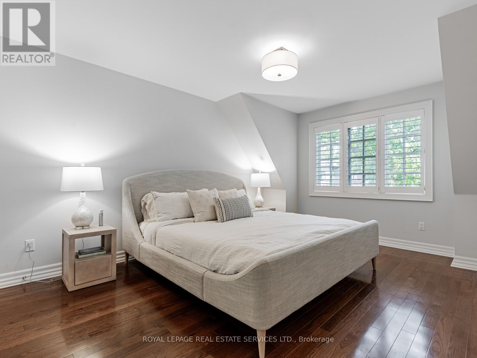 5 Reid Manor, Toronto, Ontario  M8Y 2H8 - Photo 26 - W12388209