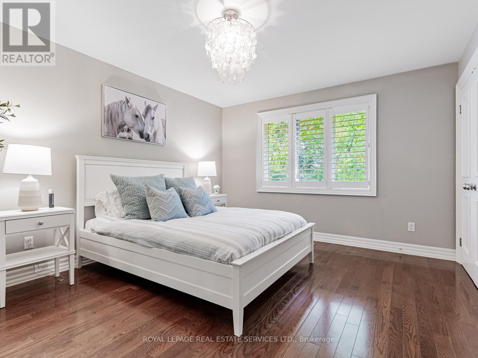 5 Reid Manor, Toronto, Ontario  M8Y 2H8 - Photo 31 - W12388209