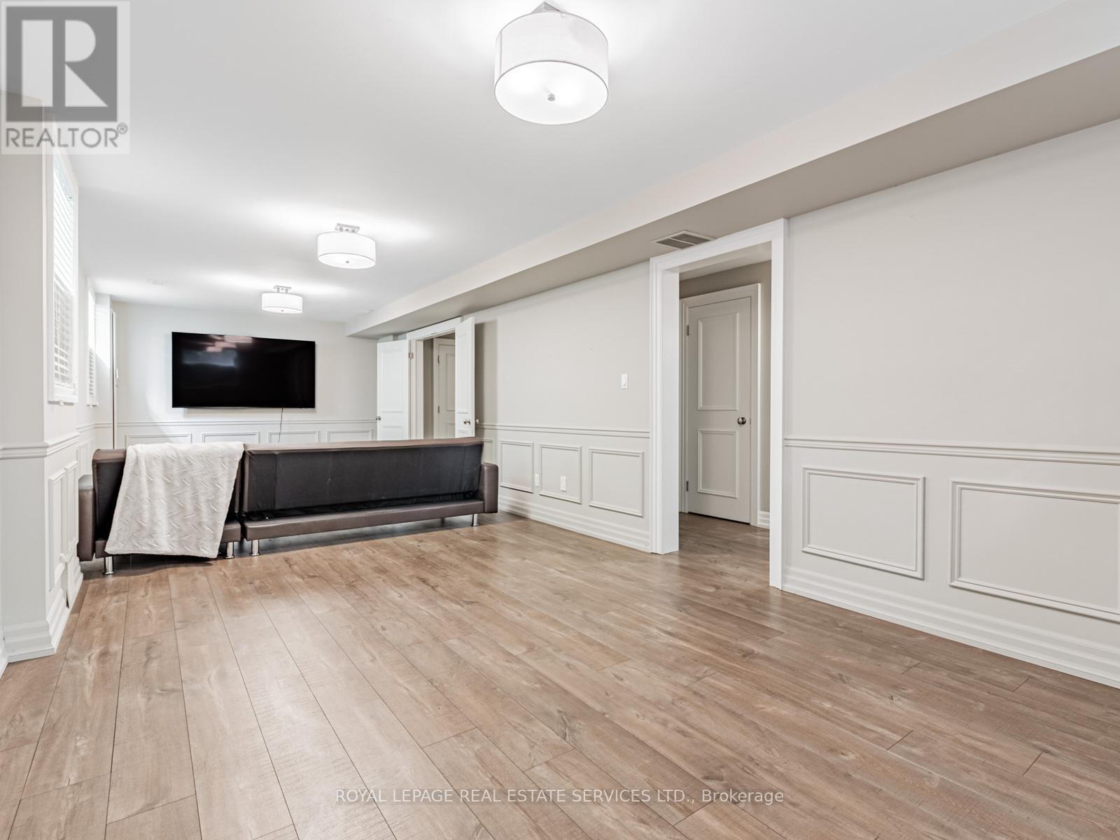 5 Reid Manor, Toronto, Ontario  M8Y 2H8 - Photo 35 - W12388209