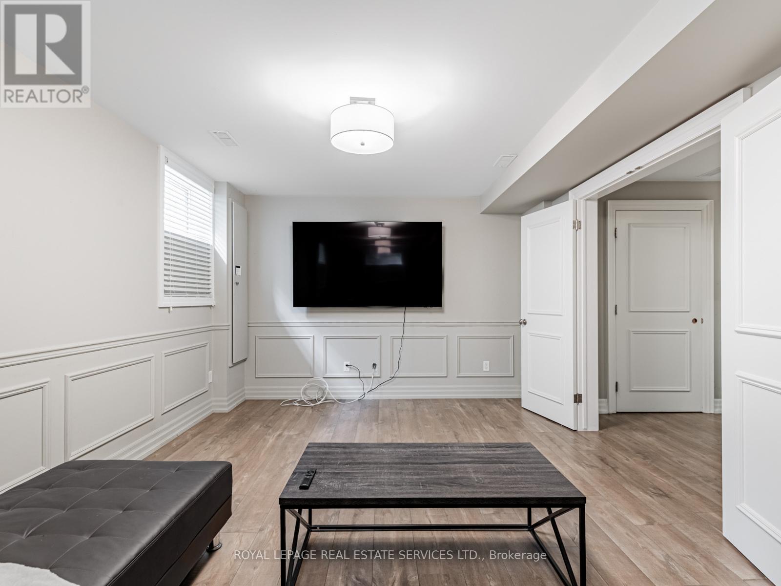 5 Reid Manor, Toronto, Ontario  M8Y 2H8 - Photo 36 - W12388209