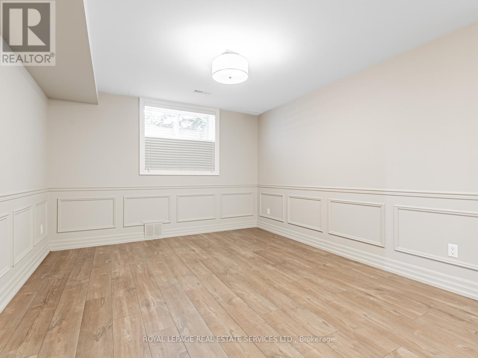 5 Reid Manor, Toronto, Ontario  M8Y 2H8 - Photo 37 - W12388209