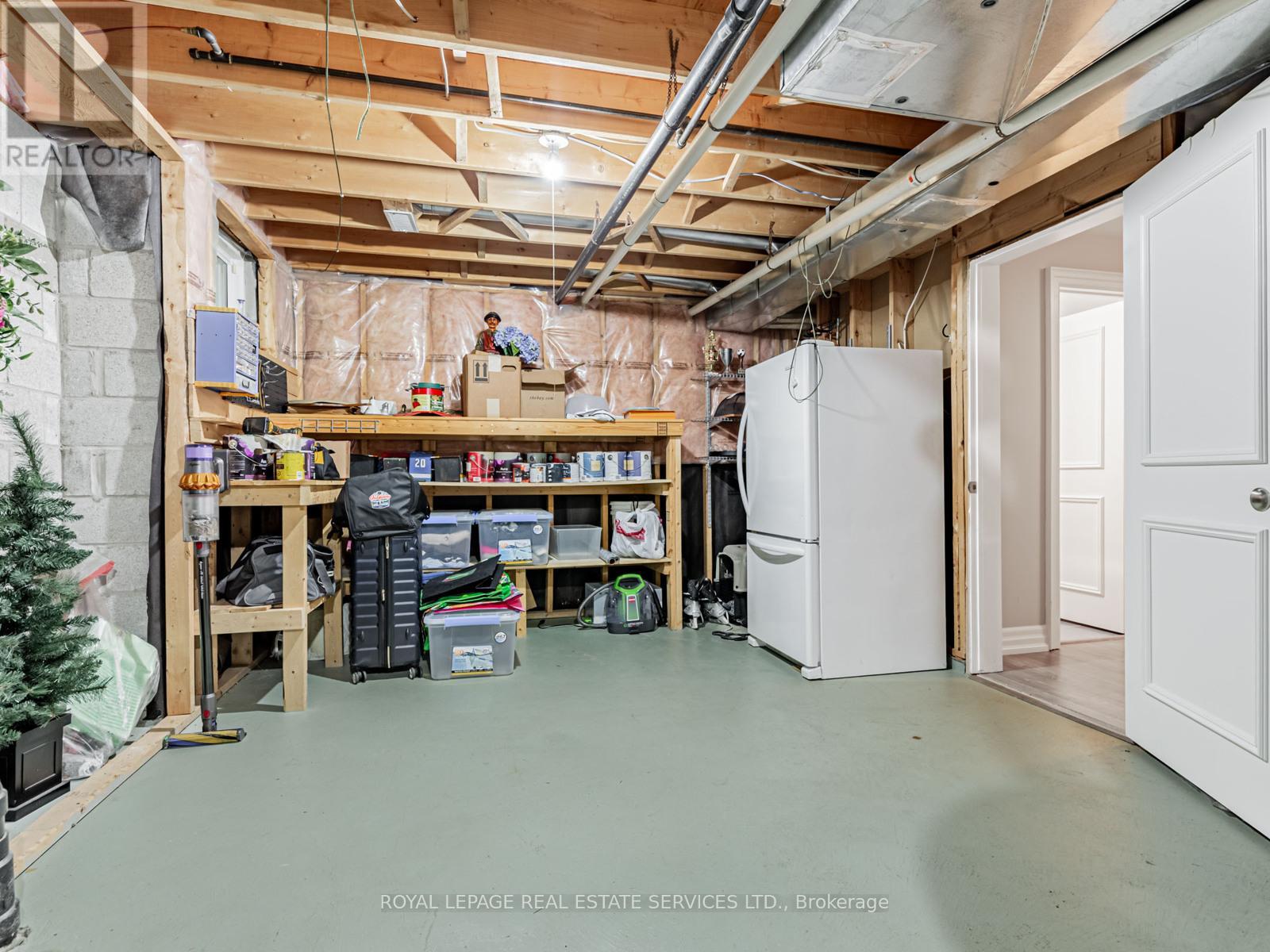 5 Reid Manor, Toronto, Ontario  M8Y 2H8 - Photo 39 - W12388209