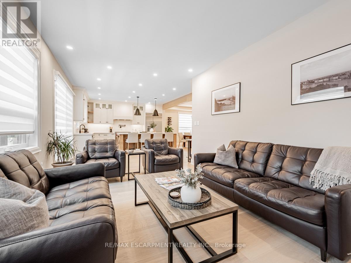 3390 Fox Run Circle, Oakville, Ontario  L6L 6W4 - Photo 15 - W12388233