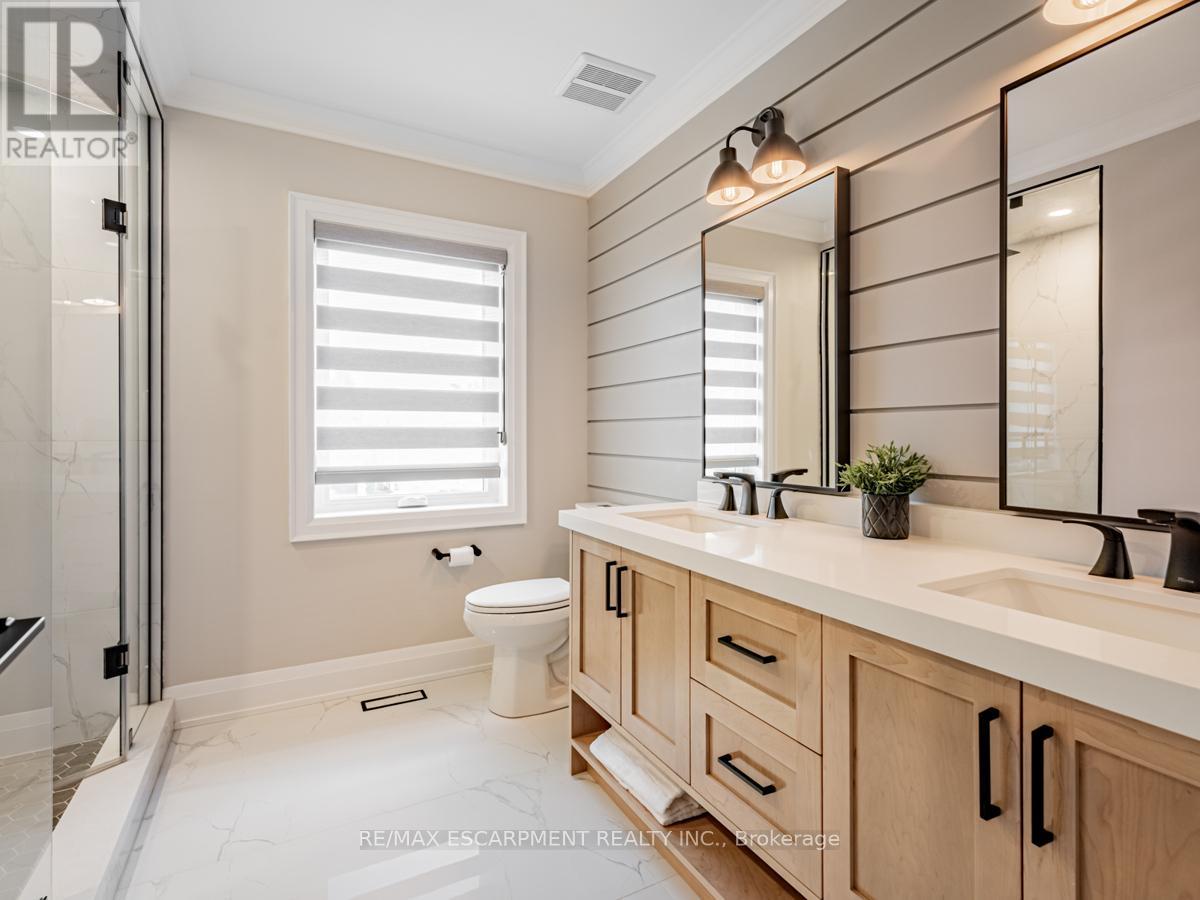 3390 Fox Run Circle, Oakville, Ontario  L6L 6W4 - Photo 27 - W12388233