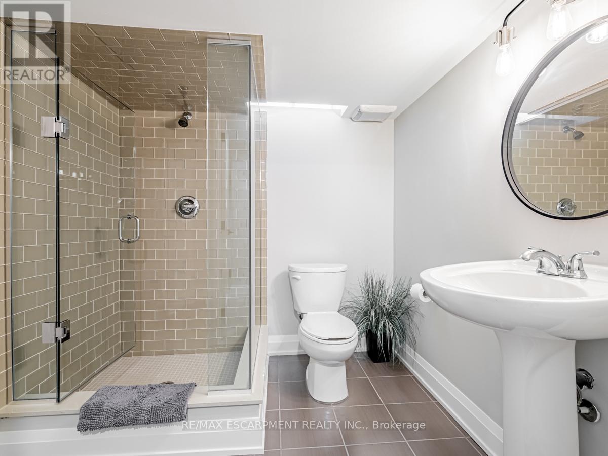 3390 Fox Run Circle, Oakville, Ontario  L6L 6W4 - Photo 37 - W12388233