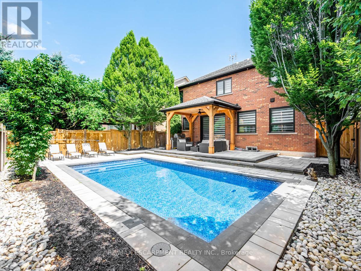 3390 Fox Run Circle, Oakville, Ontario  L6L 6W4 - Photo 41 - W12388233