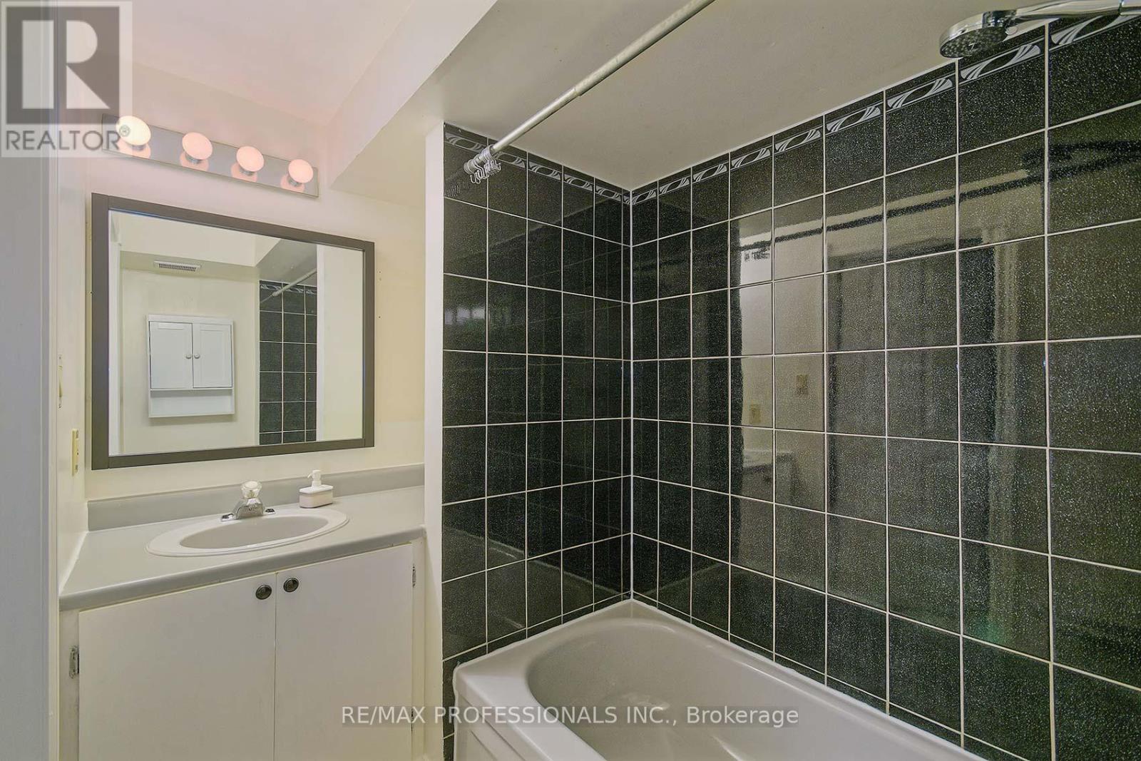 1777 Covington Terrace, Mississauga, Ontario  L5M 3M5 - Photo 39 - W12388237