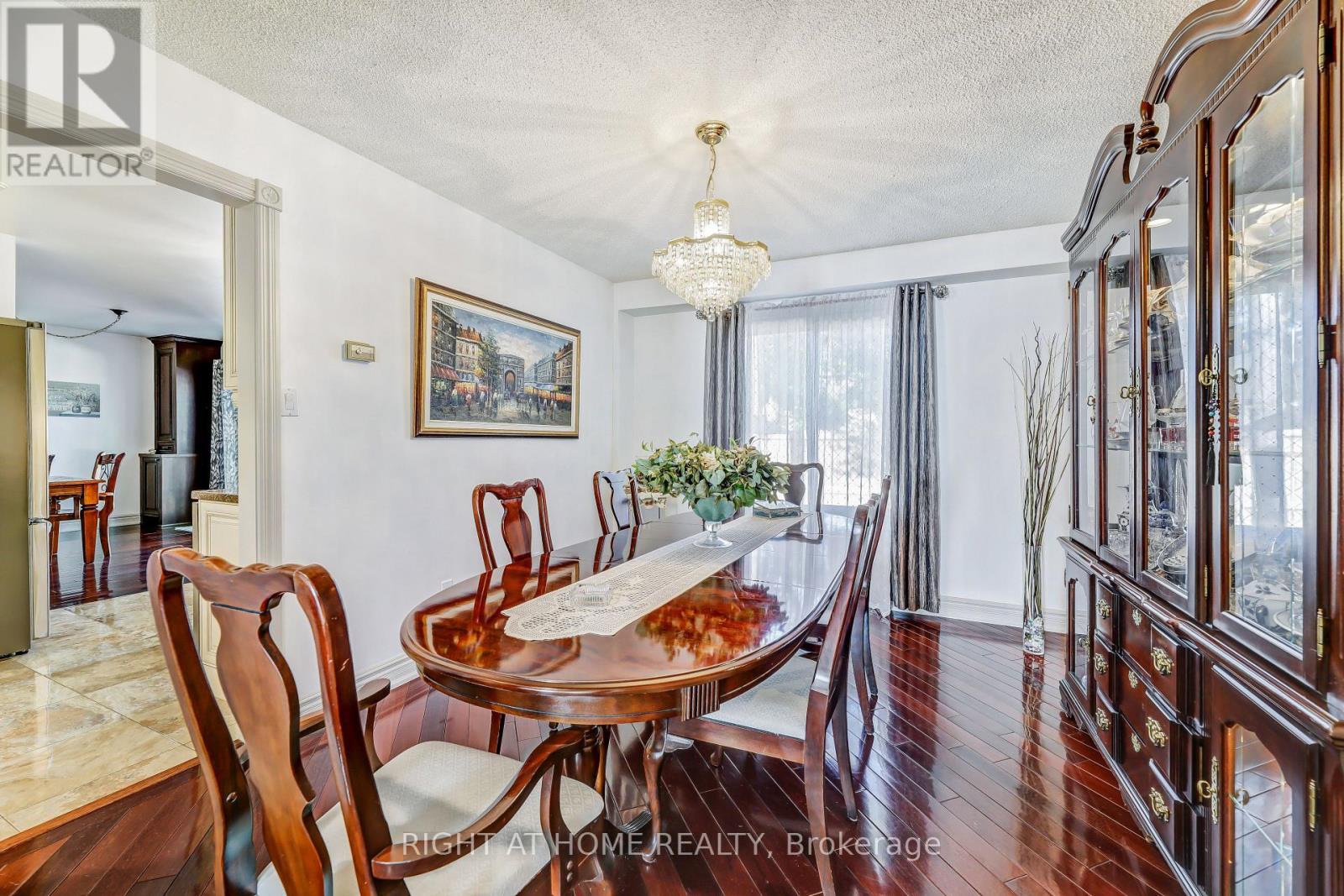1665 Asgard Drive, Mississauga, Ontario  L5E 3G5 - Photo 12 - W12388255