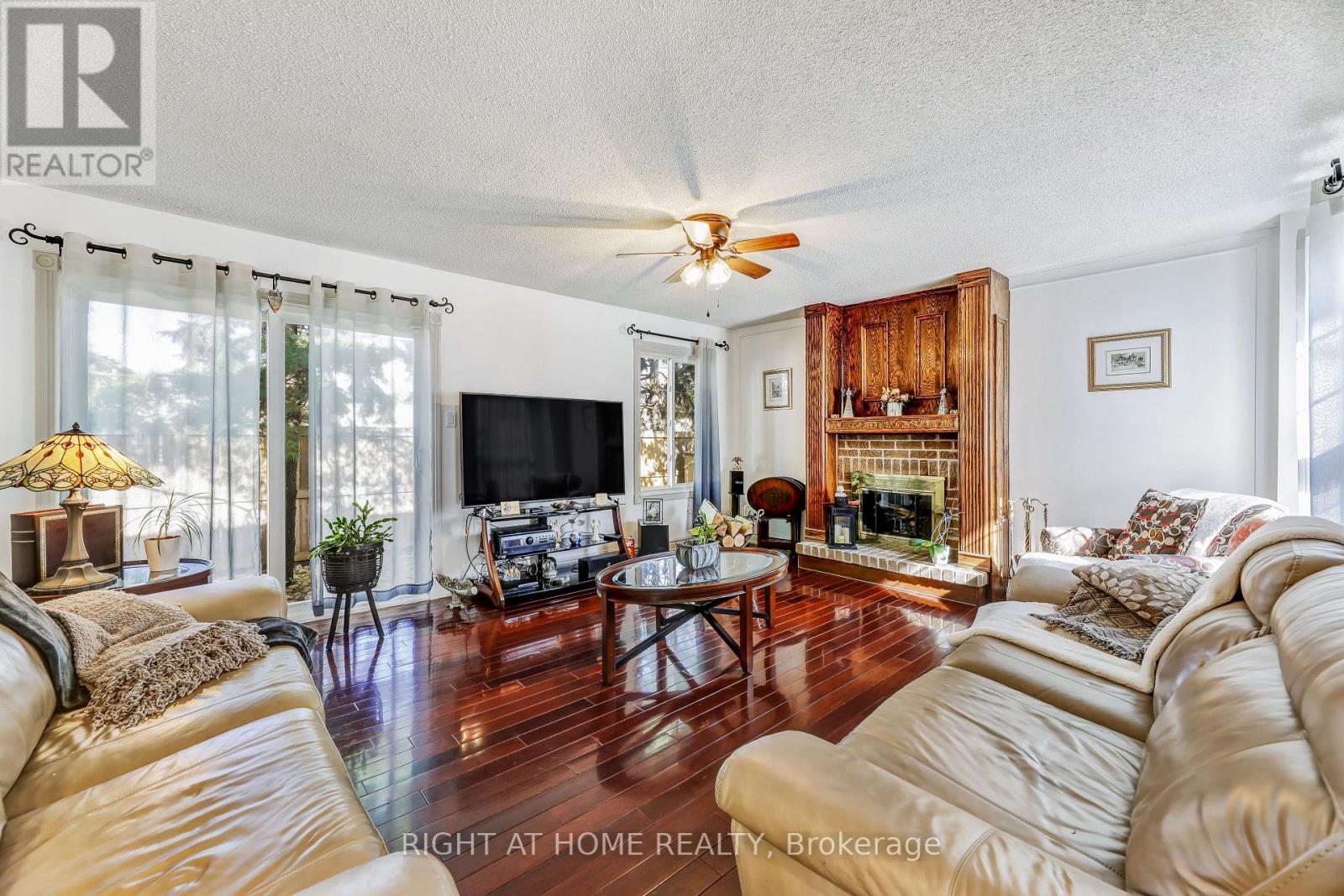 1665 Asgard Drive, Mississauga, Ontario  L5E 3G5 - Photo 14 - W12388255