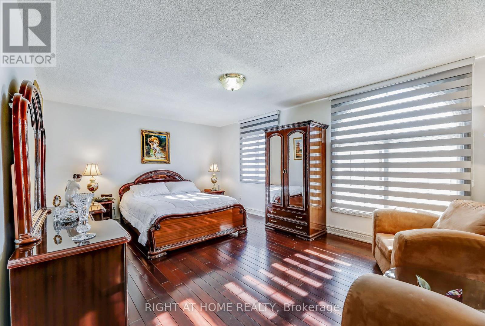 1665 Asgard Drive, Mississauga, Ontario  L5E 3G5 - Photo 18 - W12388255
