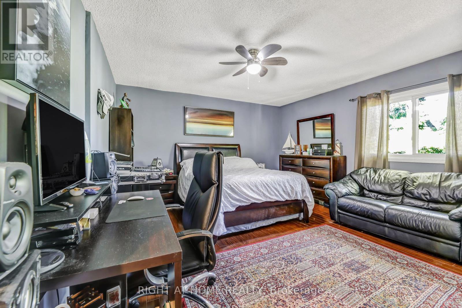 1665 Asgard Drive, Mississauga, Ontario  L5E 3G5 - Photo 22 - W12388255
