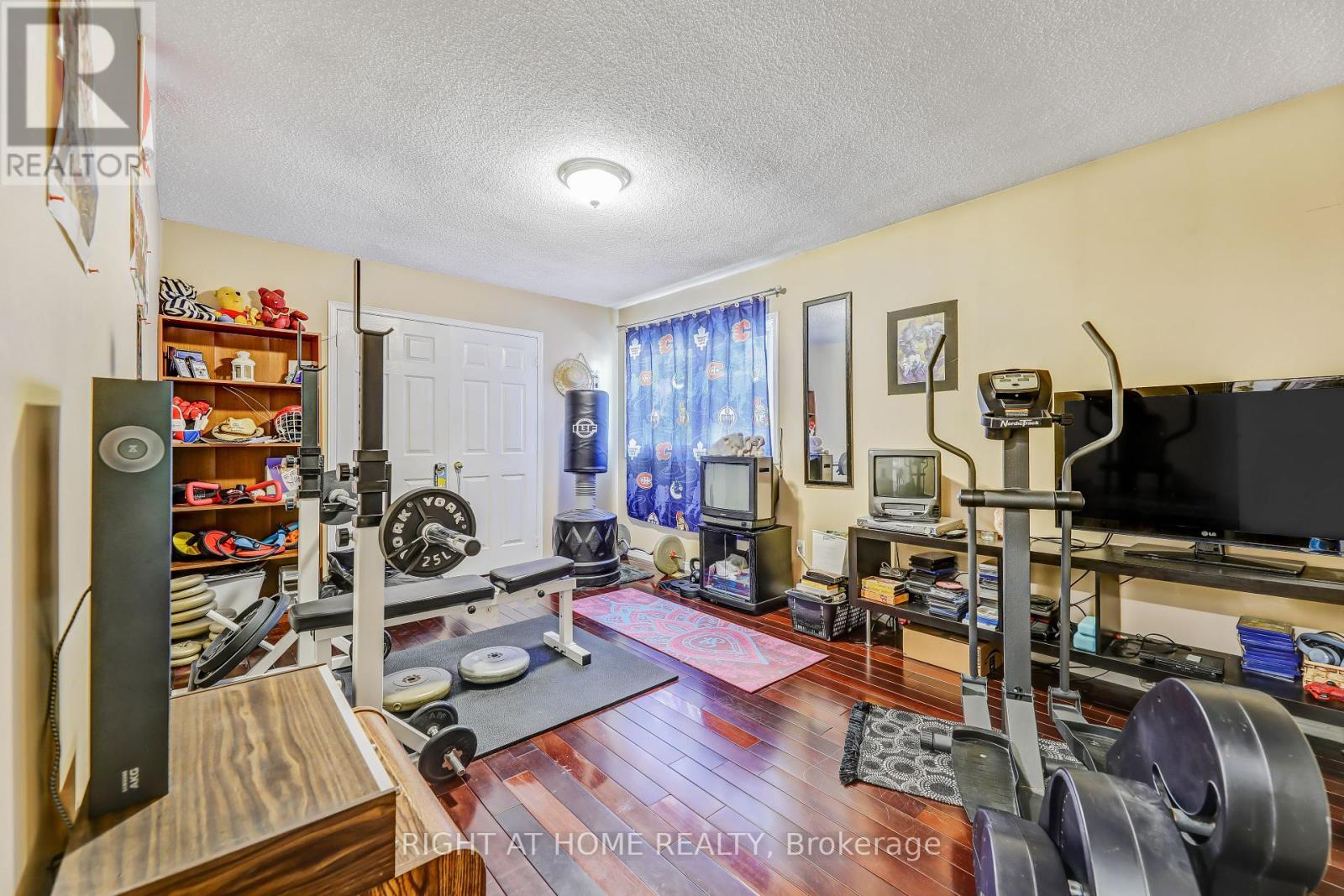 1665 Asgard Drive, Mississauga, Ontario  L5E 3G5 - Photo 24 - W12388255