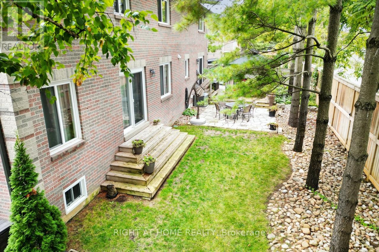 1665 Asgard Drive, Mississauga, Ontario  L5E 3G5 - Photo 38 - W12388255