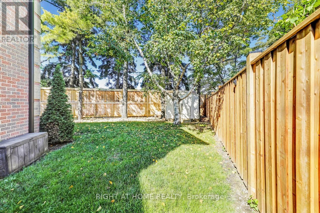 1665 Asgard Drive, Mississauga, Ontario  L5E 3G5 - Photo 39 - W12388255