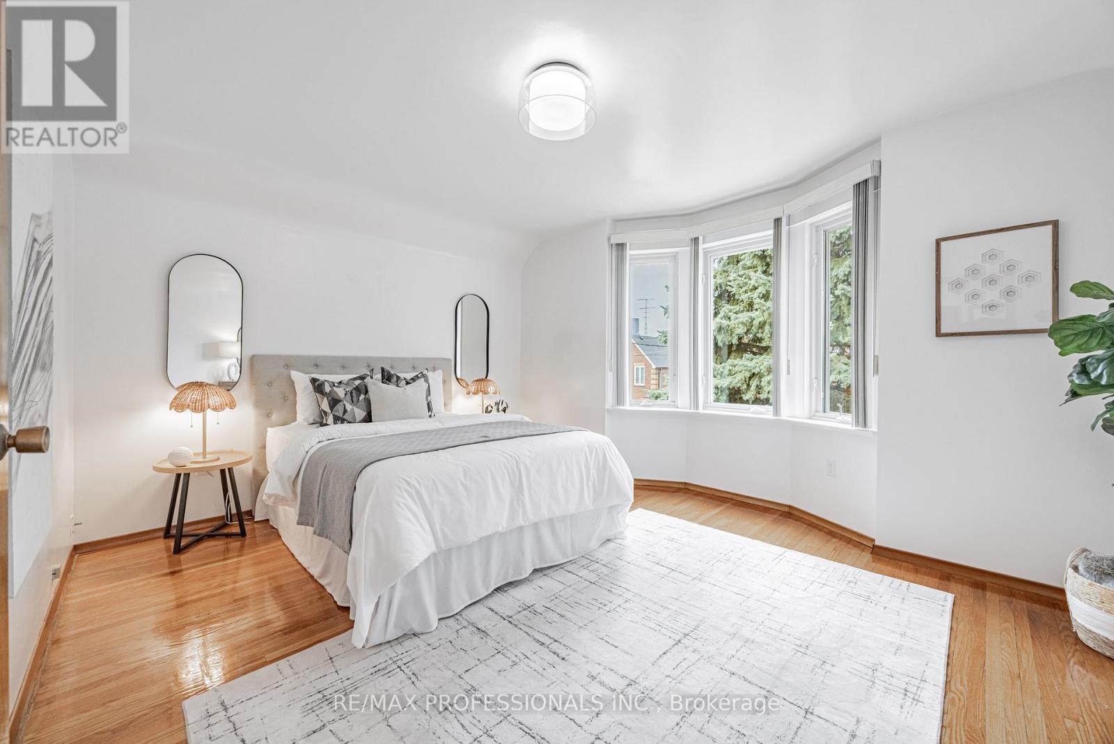 507 Salem Avenue N, Toronto, Ontario  M6H 3C9 - Photo 11 - W12388256