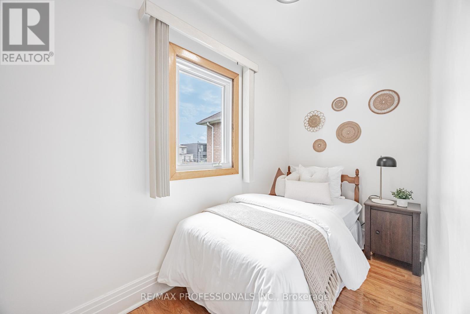 507 Salem Avenue N, Toronto, Ontario  M6H 3C9 - Photo 13 - W12388256